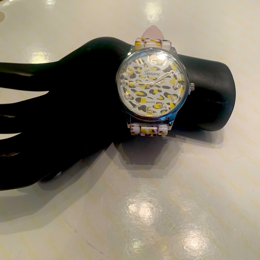 Geneva Silicone  Leopard Print Fashion Watch